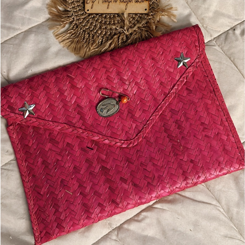 Handcrafted bags woven in Palma
100% artesanal…

Bolsas tejidas a mano